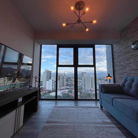 Cosmopolitan Apt 1407, 5 Star Facilities, 15M Sjo Airport, Parking, Pool, Gym San Jose  Ngoại thất bức ảnh