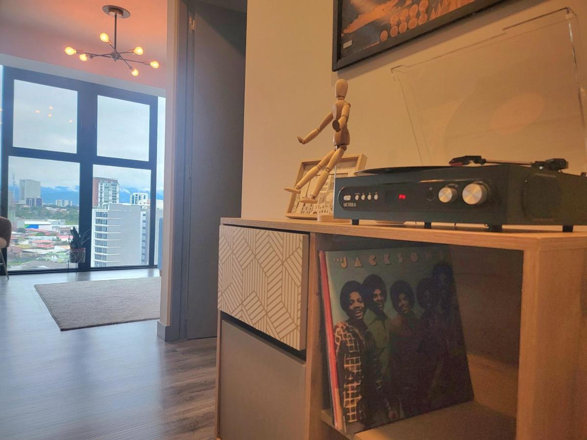 Cosmopolitan Apt 1407, 5 Star Facilities, 15M Sjo Airport, Parking, Pool, Gym San Jose  Ngoại thất bức ảnh